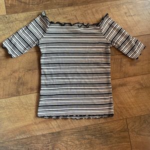 Stripped Cropped 1/2 Sleeve Top